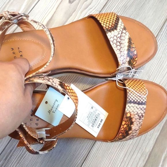 A New Day Abigail Brown Wedge Sandals Size 7.5 - Picture 8 of 8